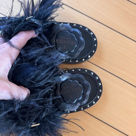 Valentino Garavani Couture Runway Black Feathered Sandals studded rockstud 39 - Picture 12 of 13